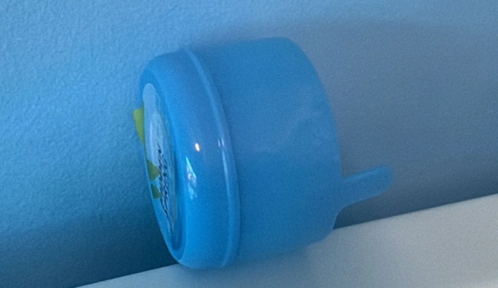 Hidden Spring bottle cap angle view